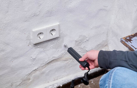 Ortungstechnik Gerät Wand